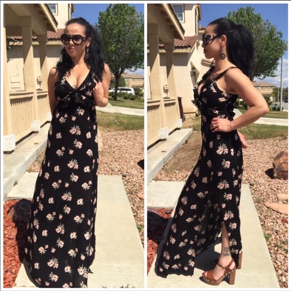 Beautiful Day - Blk Floral Maxi Dress - Picture 4 of 7